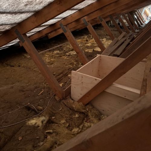 fjerne asbest tag set indefra loft på hus